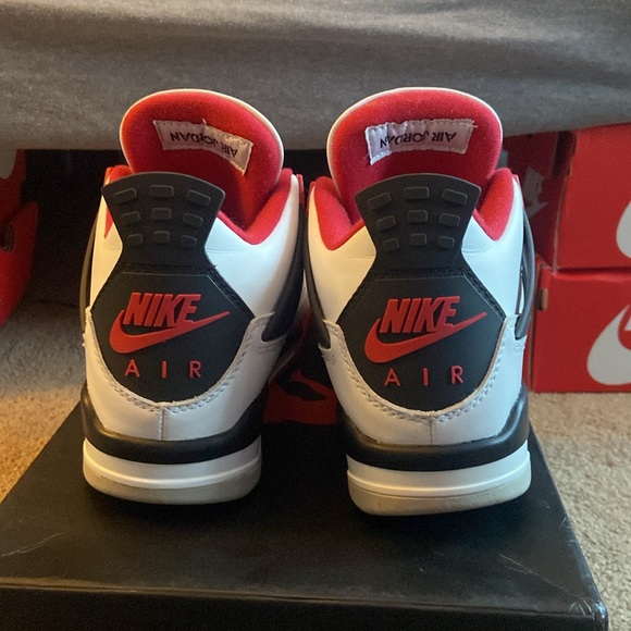 Jordan 4 Fire reds 7.5 - Picture 4 of 5